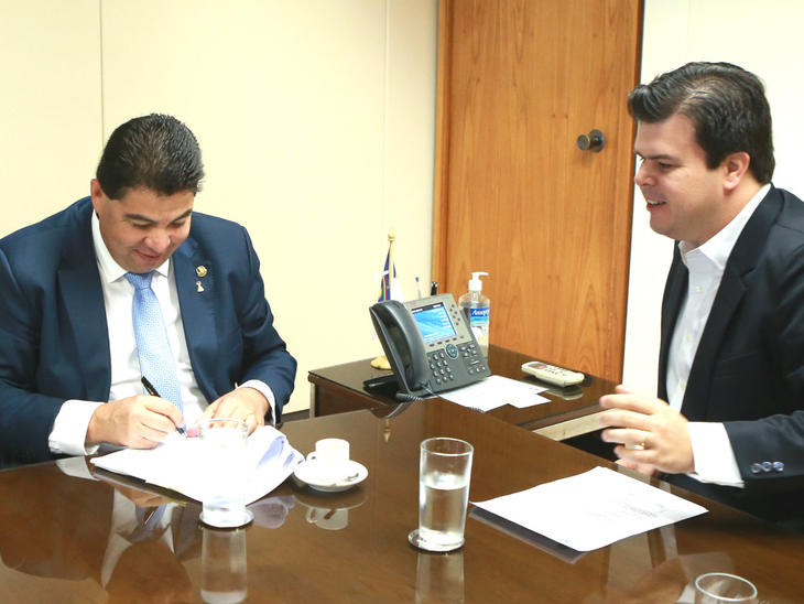 Entidades ligadas ao biodiesel e BR Distribuidora assinam acordo para testes com mistura até B20