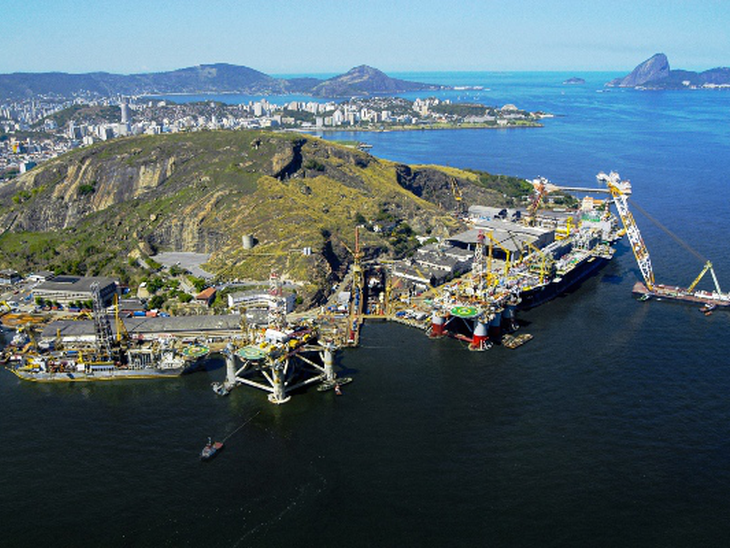 Estaleiro Mauá finaliza a restaução da "porta batel" do seu dique seco