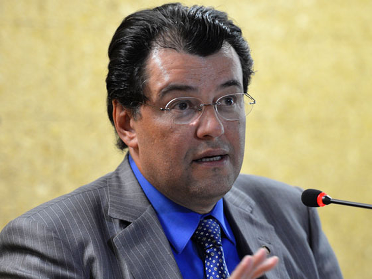 Braga: judicializar pagamento da energia pode 'fraturar' estabilidade do setor