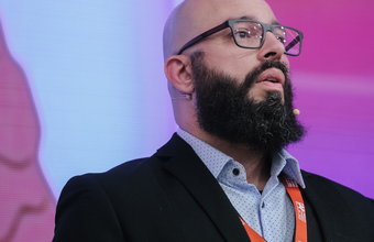 Neurocientista Fabiano de Abreu da MF Press Global participa de palestra em Coimbra, Portugal