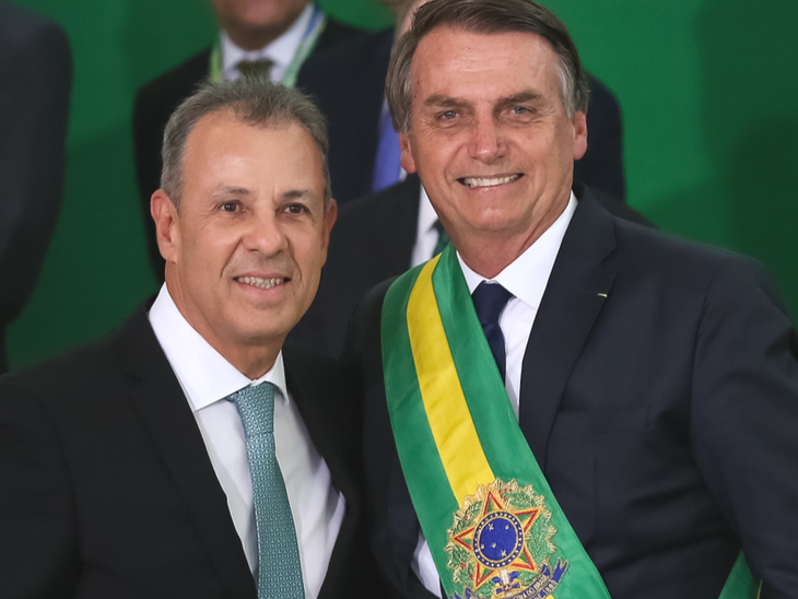 Presidente Jair Bolsonaro dá posse a Bento Albuquerque para o MME