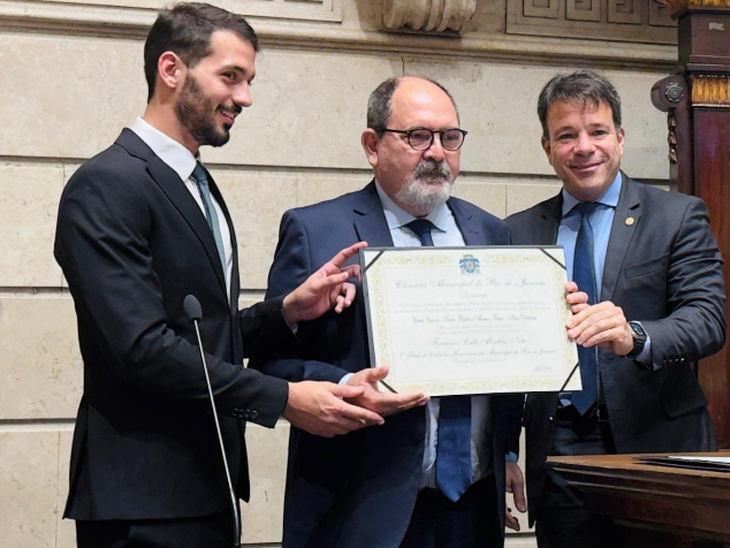 Presidente da PortosRio recebe título de Cidadão Honorário do Rio de Janeiro