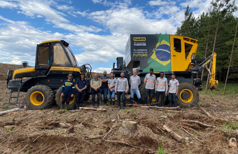 Aperam BioEnergia testa pela primeira vez no Brasil máquina sueca Plantma-x para plantio mecanizado de eucalipto