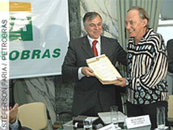 Estatal recebe Licença Prévia do Comperj 