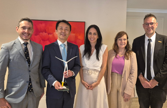 Japão e Sindienergia-RS: em visita a Porto Alegre, embaixador conhece primeiro projeto-piloto de energia eólica offshore flutuante do Brasil