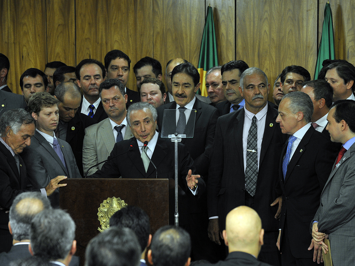 Michel Temer pede diálogo e aposta na economia