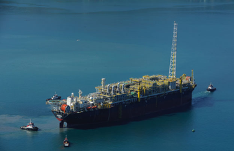 Navio-plataforma Cidade de Mangaratiba deixa estaleiro rumo ao pré-sal