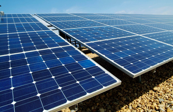 Comissão na Câmara aprova contratação adicional de energia solar por concessionárias