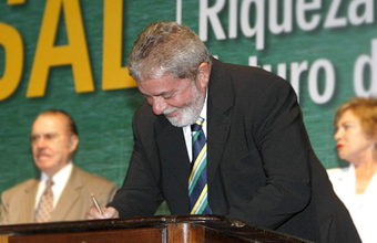 Lula mantém regime de urgência em projetos do pré-sal, diz Mercadante  