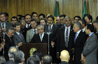 Michel Temer pede diálogo e aposta na economia