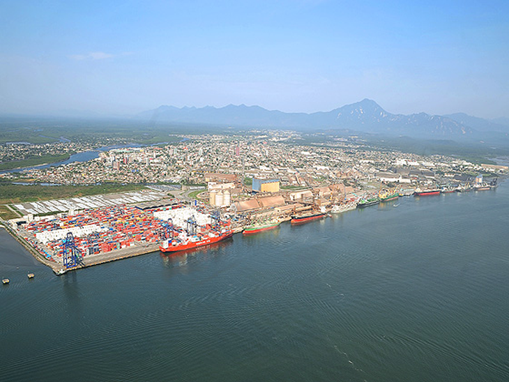 Porto de Paranaguá completa 79 anos com ação no Pátio de Triagem