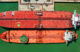 Vast Infraestrutura e Petrobras reforçam parceria e assinam novo contrato para operações de transbordo de petróleo