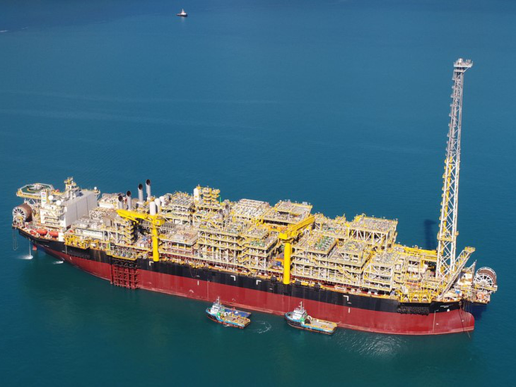 Construído e operado pela MODEC o FPSO Carioca começou produzir no campo de Sépia no pré-sal da Bacia de Santos