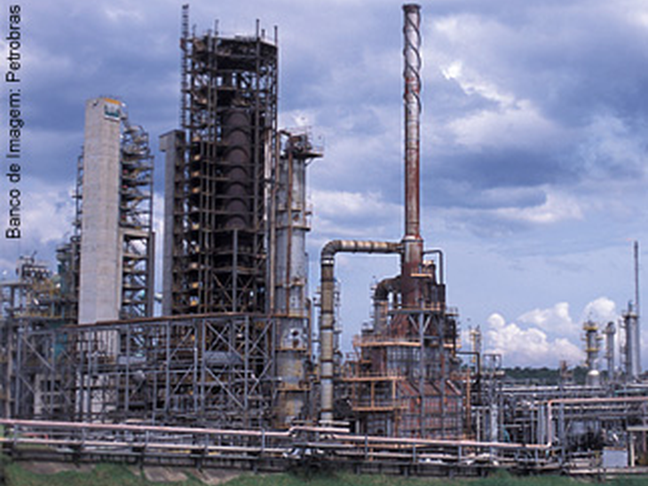 Petrobras começa a refinar petróleo de Tupi 