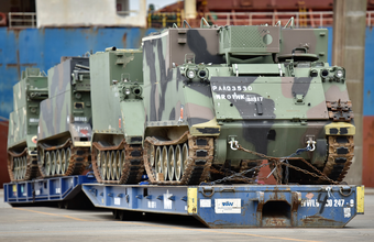 Operação especial recebe tanques blindados no Porto de Paranaguá