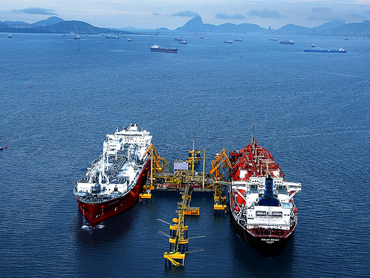 Petrobras compra 1ª carga de GNL de Angola