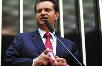 Ministro defende 2% do PIB para ciência e tecnologia