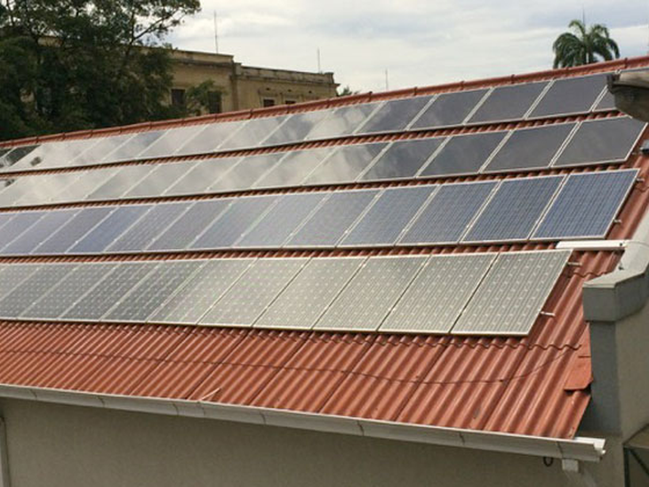Light inaugura usina solar na sede da companhia