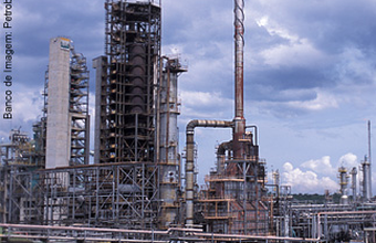 Petrobras começa a refinar petróleo de Tupi 