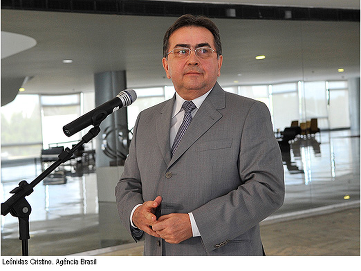 Leônidas Cristino deixa Secretaria dos Portos