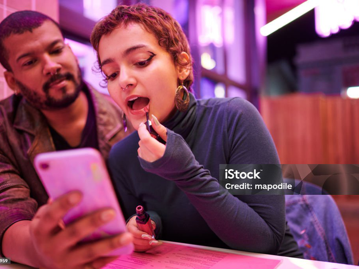 Entenda como incorporar imagens geradas por IA no marketing de pequenas empresas