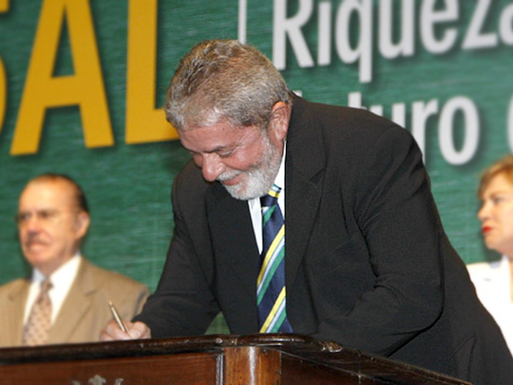 Lula mantém regime de urgência em projetos do pré-sal, diz Mercadante  