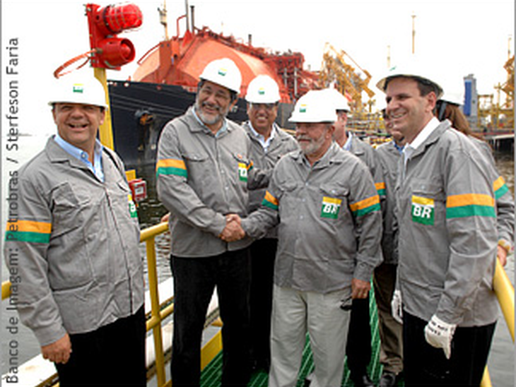 Lula visita terminal de regaseificação da Baía de Guanabara 