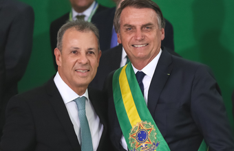 Presidente Jair Bolsonaro dá posse a Bento Albuquerque para o MME