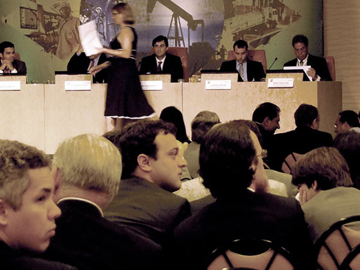 Corrupção e queda no preço do barril podem adiar 13° Rodada