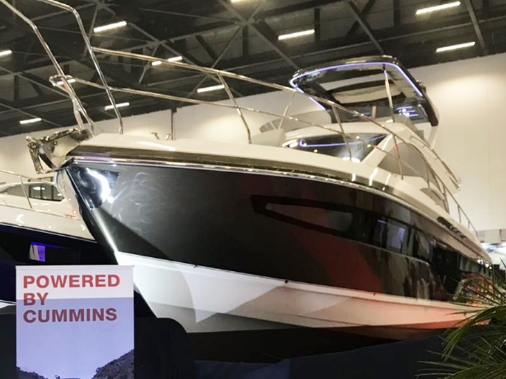 Cummins Brasil equipa maior embarcação já produzida pela Real Powerboats