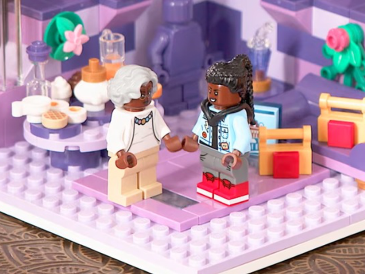 Lego convida comunidade LGBTQIA+ a construir alfabeto de identidades
