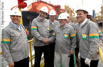 Lula visita terminal de regaseificação da Baía de Guanabara 