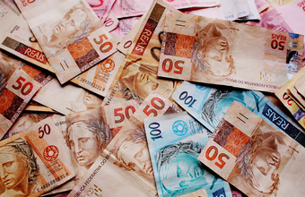 Em sua reunião do dia 04/08 o Copom decidiu, por unanimidade, elevar a taxa Selic para 5,25% a.a.