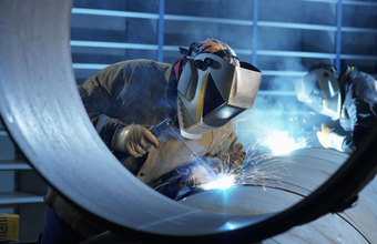 Postos de trabalho na indústria recuam 6,2% em 2015