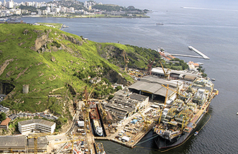 Duas cidades pólos da indústria naval e petrolífera, vivem um momento ímpar em suas histórias. 