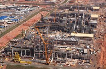 Governo do Rio vai recorrer de decisão judicial que paralisou Comperj