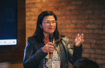 Quando a IA acelera, quem garante a qualidade ainda somos nós, por Aline Buccelli Ferreira