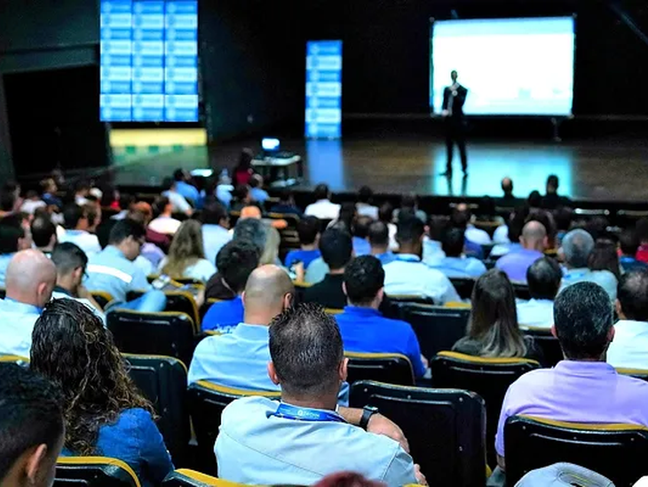 Belgo sedia evento de engenharia para profissionais da indústria