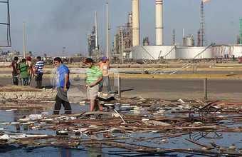 Explosão em refinaria da Venezuela deixa 39 mortos